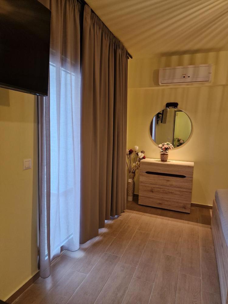 Solymar Prive Apartment Archangelos  Bagian luar foto