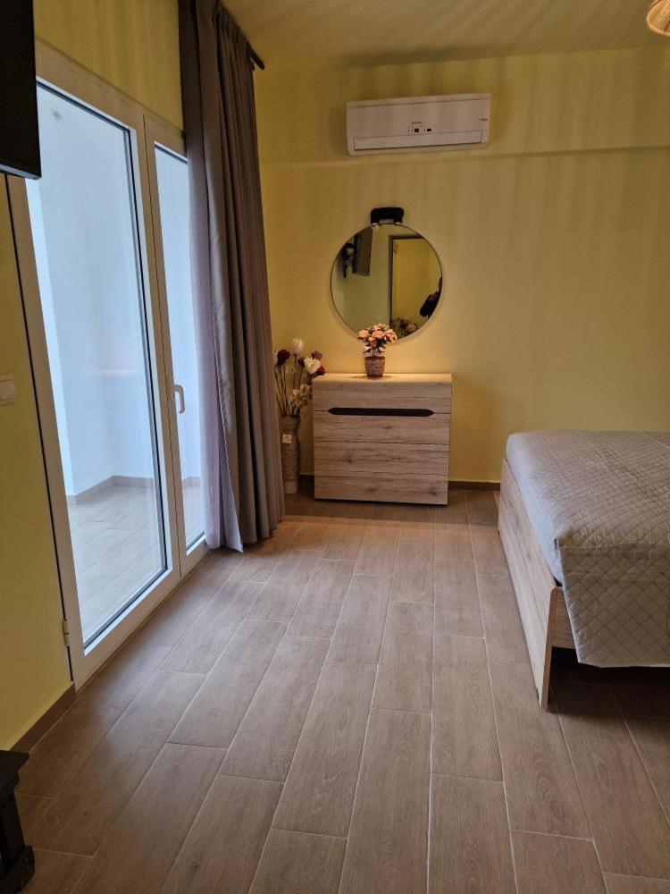 Solymar Prive Apartment Archangelos  Bagian luar foto