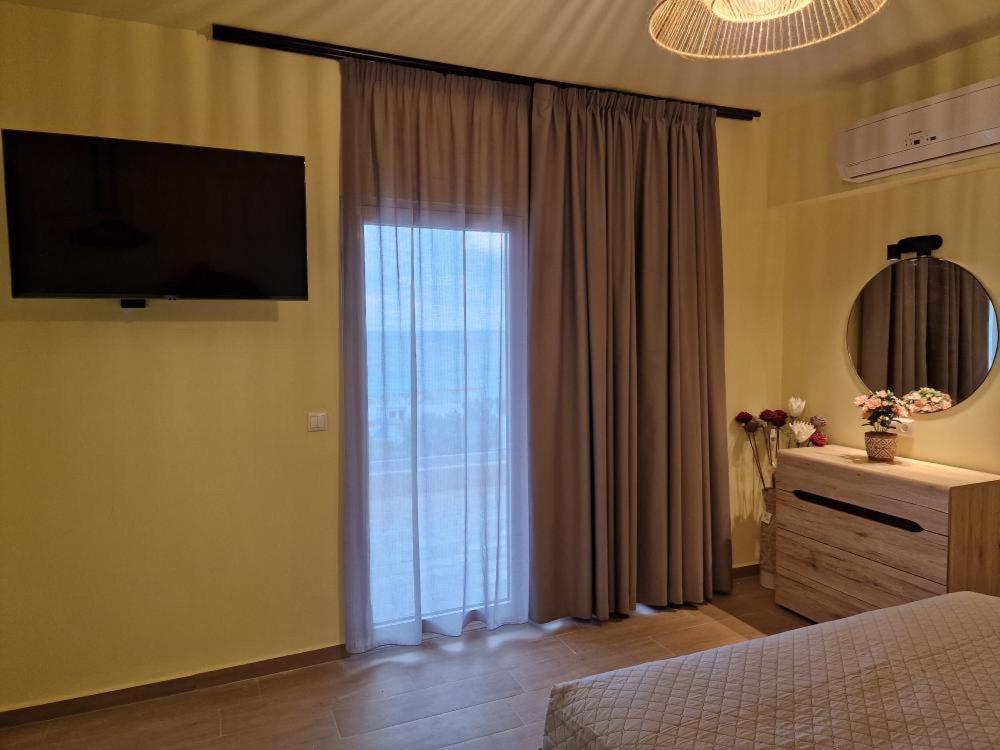Solymar Prive Apartment Archangelos  Bagian luar foto